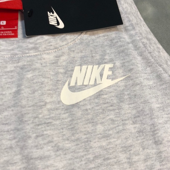 SOLD - Nike new with tags women’s tank top - Picture 3 of 8